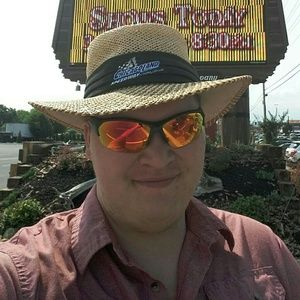 Meet your Posher, Dakota